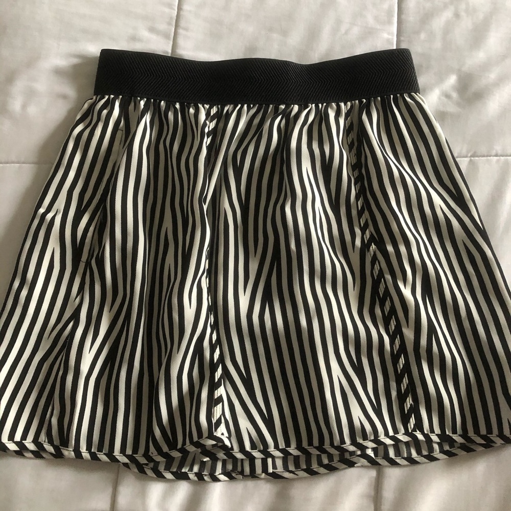 Black and white skater skirt